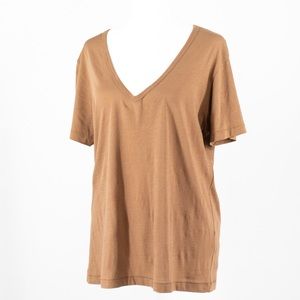 Vince T-Shirt in size Medium